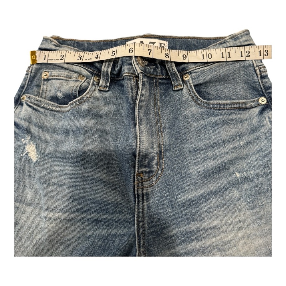 DAZE Denim Just Right Rise Distressed Flare Jeans Women’s Size 24 Light Wash - Picture 2 of 7